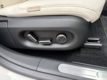 Car image 43