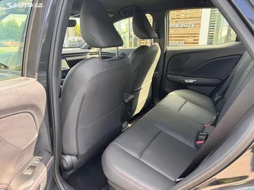Car image 13