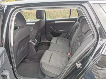 Car image 26