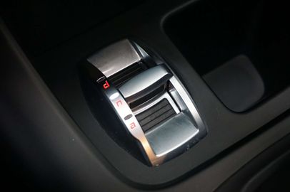 Car image 35