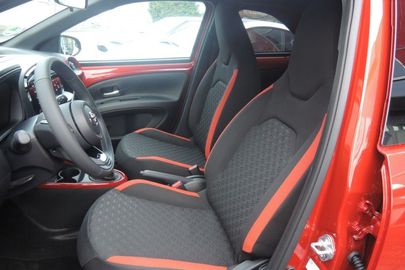 Car image 8