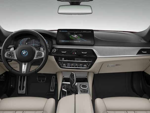 BMW 530 Touring xDrive 215 kW image number 4