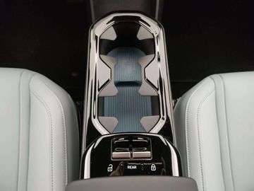 Car image 37