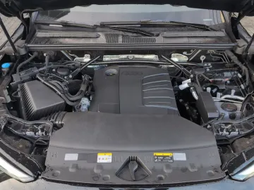 Car image 27