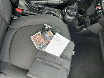 Car image 37