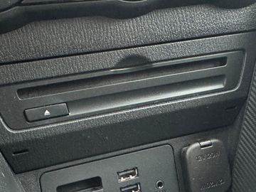 Car image 33