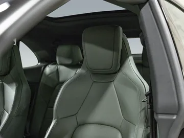 Car image 34