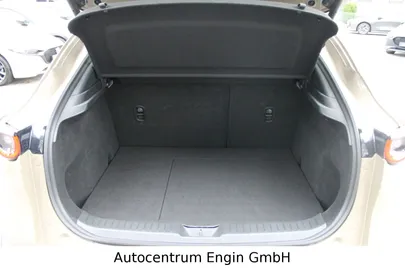 Car image 34