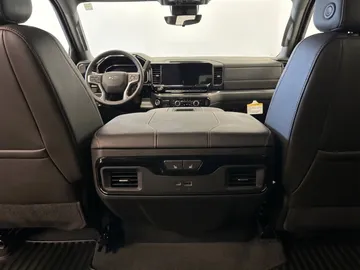 Car image 32