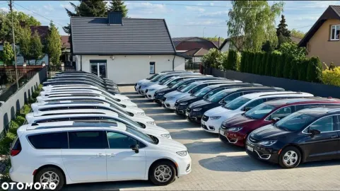 Car image 27