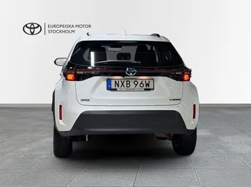 Car image 3