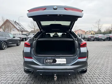 Car image 49