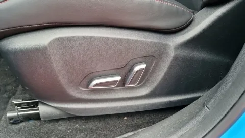 Car image 35