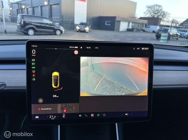 Tesla Model 3 60 Plus 239 kW image number 17