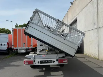 Car image 28