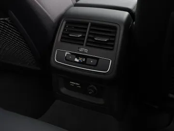 Car image 40