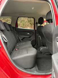 Car image 37