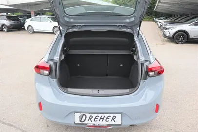 Car image 24
