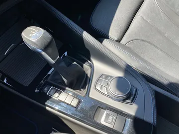 Car image 27
