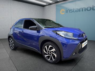 Car image 2