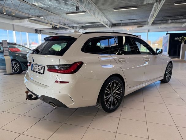 BMW 330e Touring M Sport 218 kW image number 2