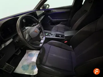 Car image 25
