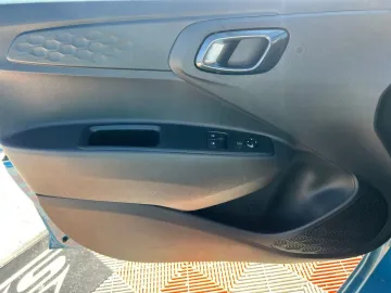 Car image 29