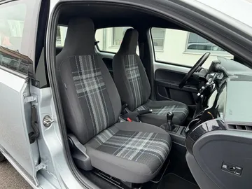Car image 21