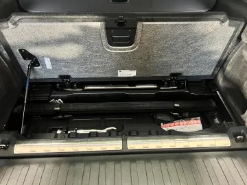 Car image 33
