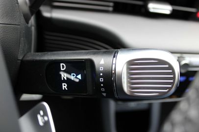 Car image 30