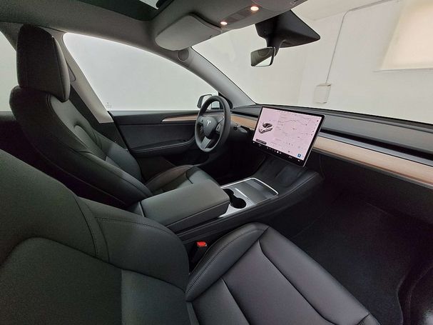 Tesla Model Y Long Range AWD 258 kW image number 26