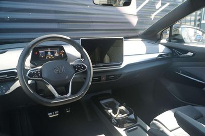 Car image 37