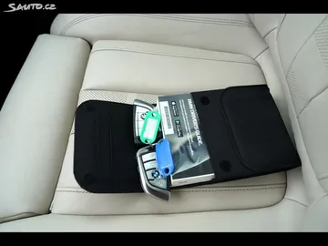 Car image 47
