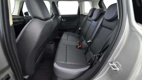 Car image 24