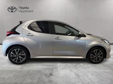Car image 2
