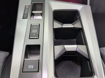 Car image 40
