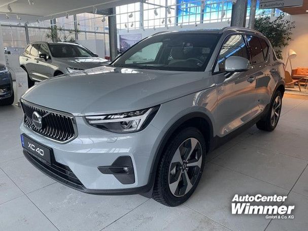 Volvo XC40 B4 Core DKG 145 kW image number 1