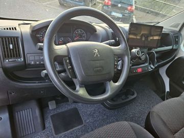 Car image 36