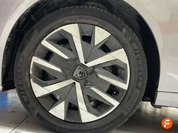 Car image 28