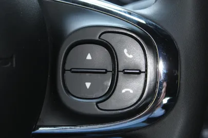 Car image 37