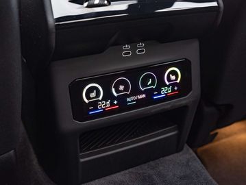 Car image 36