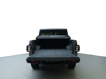 Car image 32