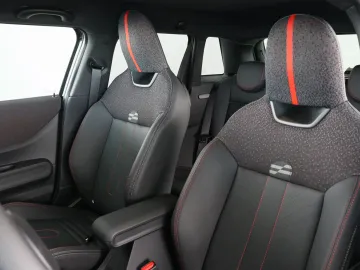 Car image 28
