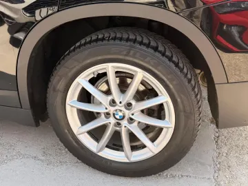 Car image 36