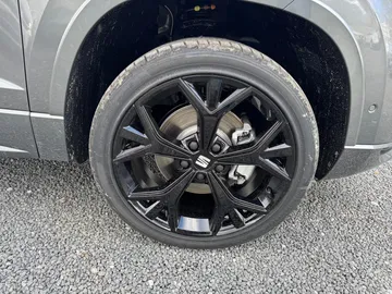 Car image 27