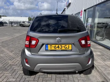 Car image 4