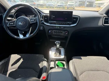 Car image 27