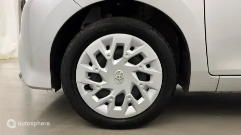 Car image 20