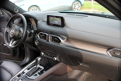 Car image 14