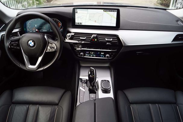 BMW 520i Touring 135 kW image number 41